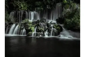 巴金的奋斗之路，一段不朽的文学励志之旅：从苦难到辉煌，巴金如何用笔墨铸就灵魂